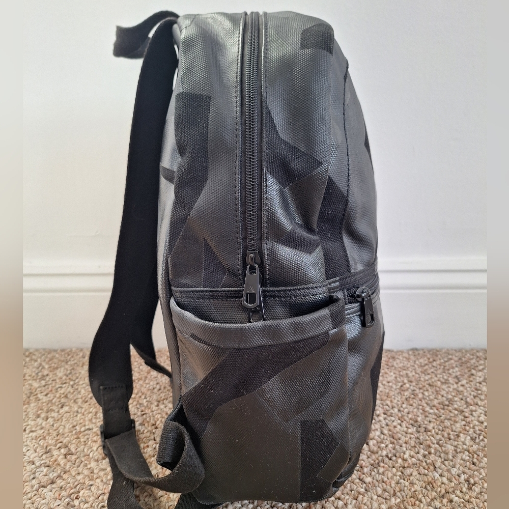 State Bags Kane Backpack Black Geometric Pattern Excellent Condition - Picture 3 of 4